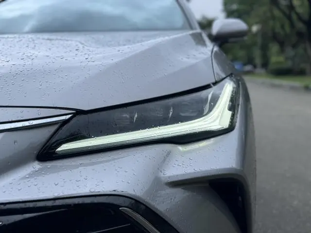 TOYOTA Asian dragon 2.0L CVT Premium Edition