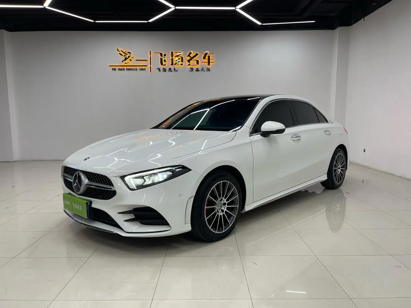 Mercedes-Benz Mercedes-Benz A-class A 200 L sports sedan fashion Version