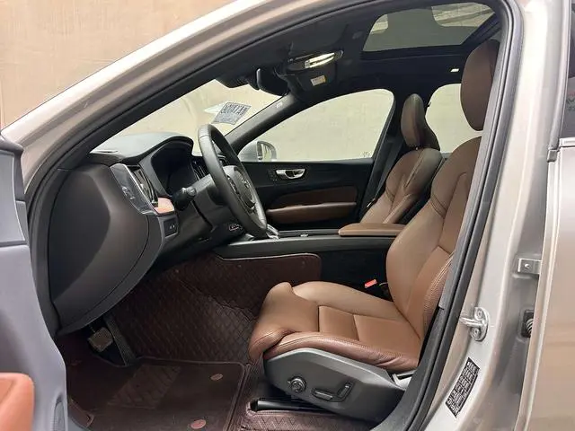 Volvo Volvo XC60 PHEV T8 four-wheel drive long battery life Zhiyuan Deluxe Edition