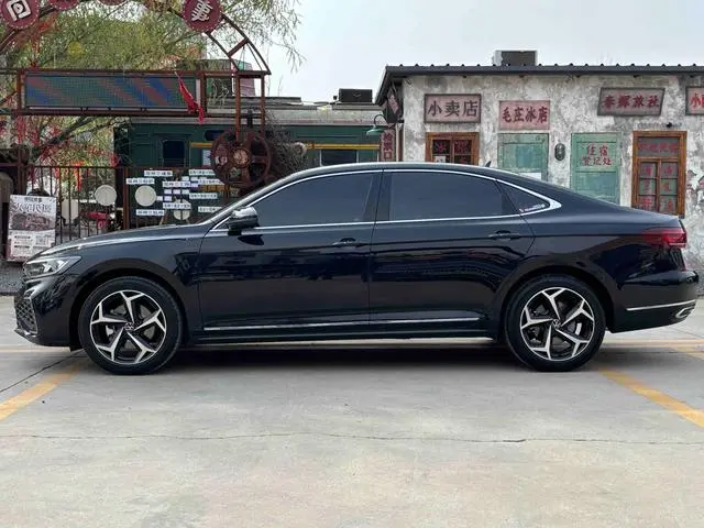 Volkswagen Passat Outstanding 380TSI Longteng Edition