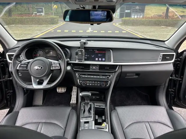 Kia Kia K5 Pro 1.6T Automatic Deluxe Edition Country V