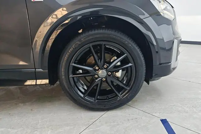 Audi Audi Q2L 35TFSI aggressive dynamic type