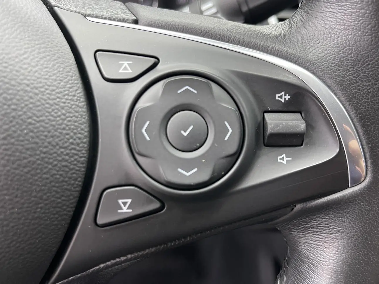 Buick Lacrosse 652T luxury