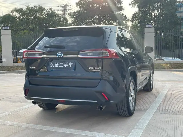 TOYOTA Wilanda Dual engine 2.5L two-wheel drive deluxe edition