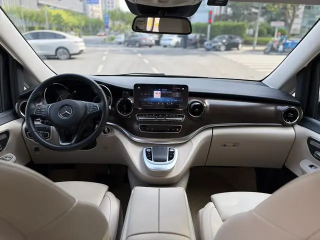 Mercedes-Benz Mercedes-Benz V-class V 260 Pilot Edition