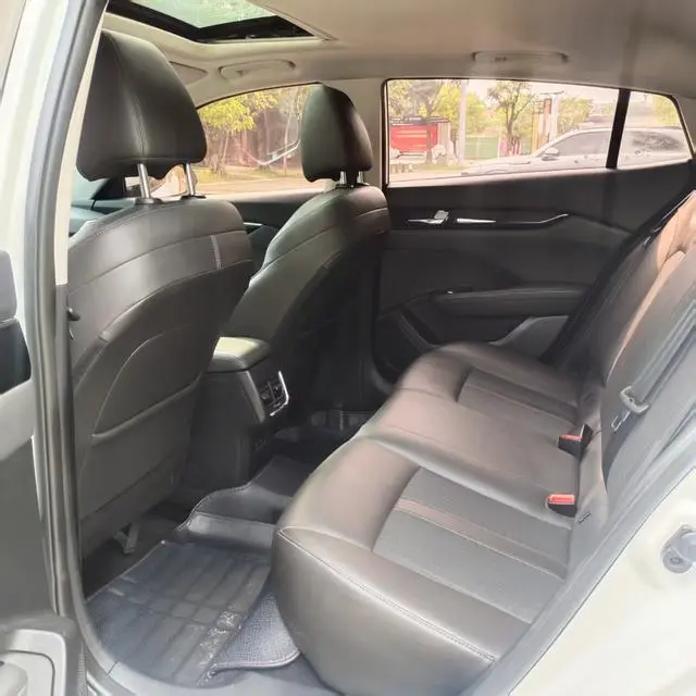 Dongfeng Fengshen Yi Hyun 230T automatic dazzling version
