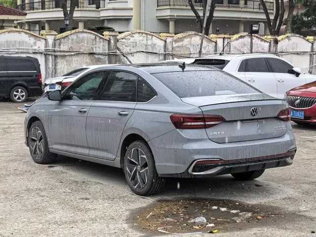 Volkswagen Lavida 300TSI DSG Starry Sky Yongyi Edition