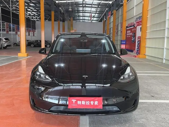 Tesla Model Y Facelifted rear-wheel drive version