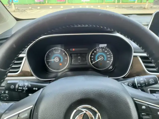 Dongfeng Fengguang Scenery 580 1.5T CVT luxury