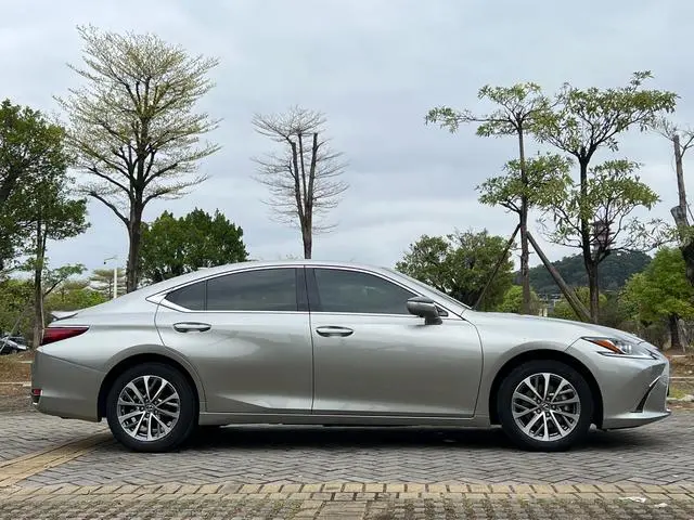 Lexus Lexus ES 200 Excellent Edition
