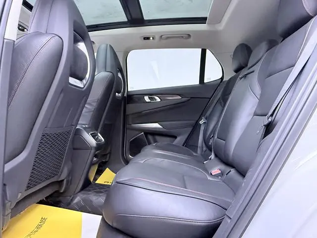 LYNK & CO Lynk 01 2.0T four-wheel drive Jin Pro version