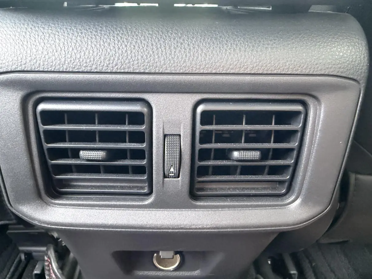 TOYOTA Wilanda 2.0L two-wheel drive leading version