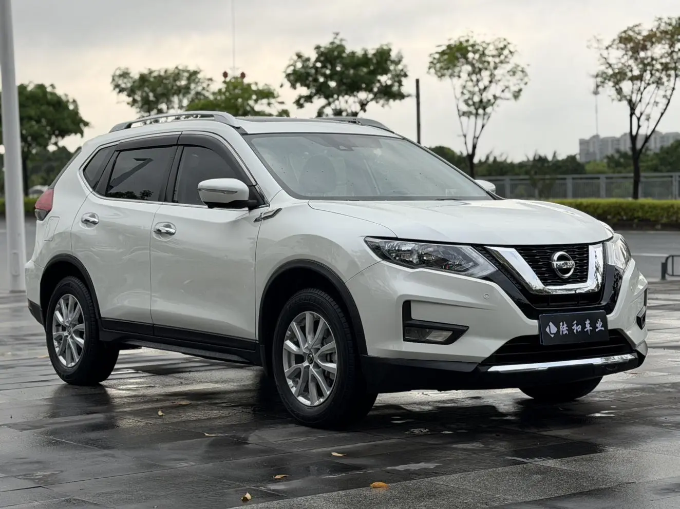 Nissan Qijun 2.0L CVT Zhilian seven-seater Comfort Edition 2WD