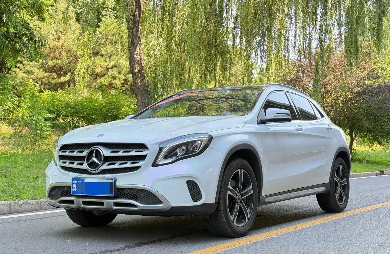 Mercedes-Benz Mercedes-Benz GLA GLA 200 fashion type