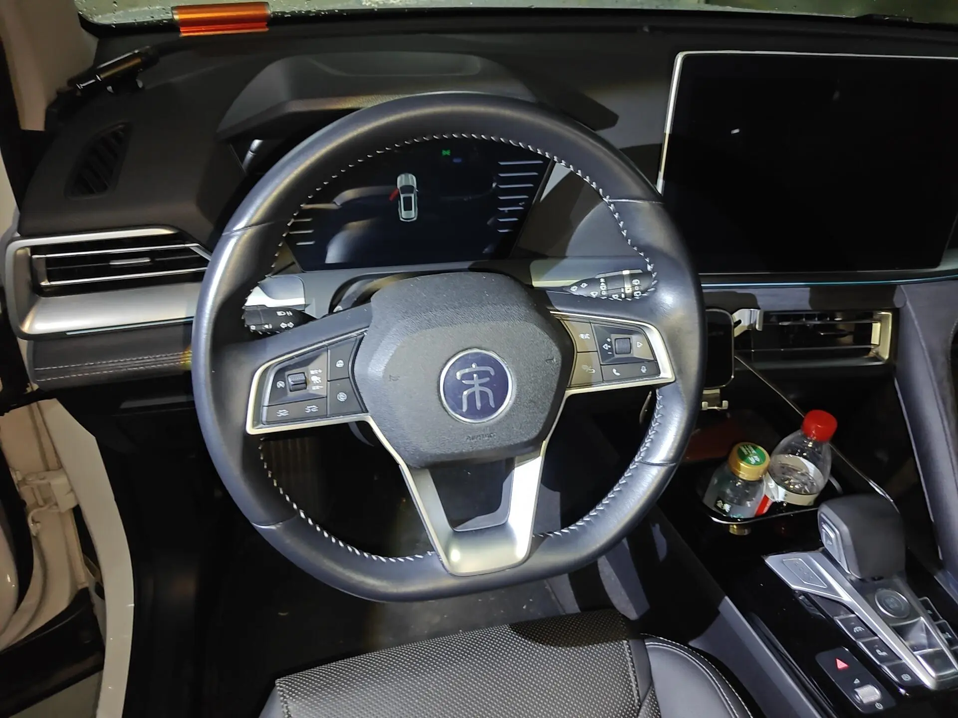 BYD Song Pro DM DM 1.5T four-wheel drive performance version flagship model