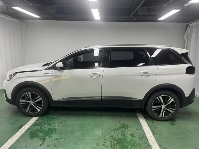 Peugeot Peugeot 5008 350THP 7-seater unbounded version