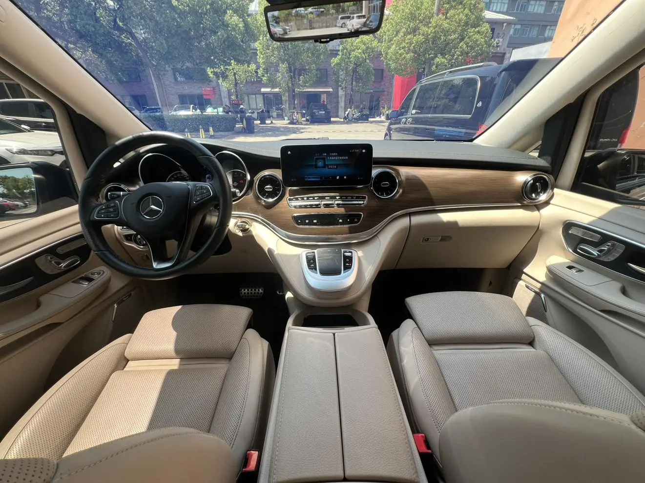 Mercedes-Benz Mercedes-Benz V-class V 260 L Long wheelbase Deluxe Edition