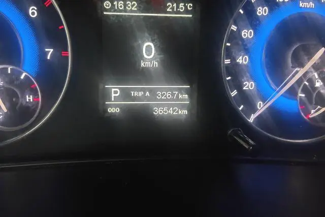 Dongfeng Fengguang Scenery S560 1.8L CVT Elite 7-seater country VI