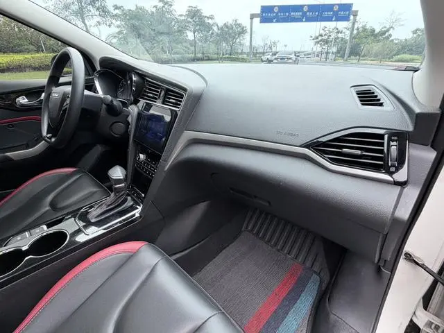 Venucia Qichen D60 1.6L XL CVT Zhilian Elite Edition (ISS)