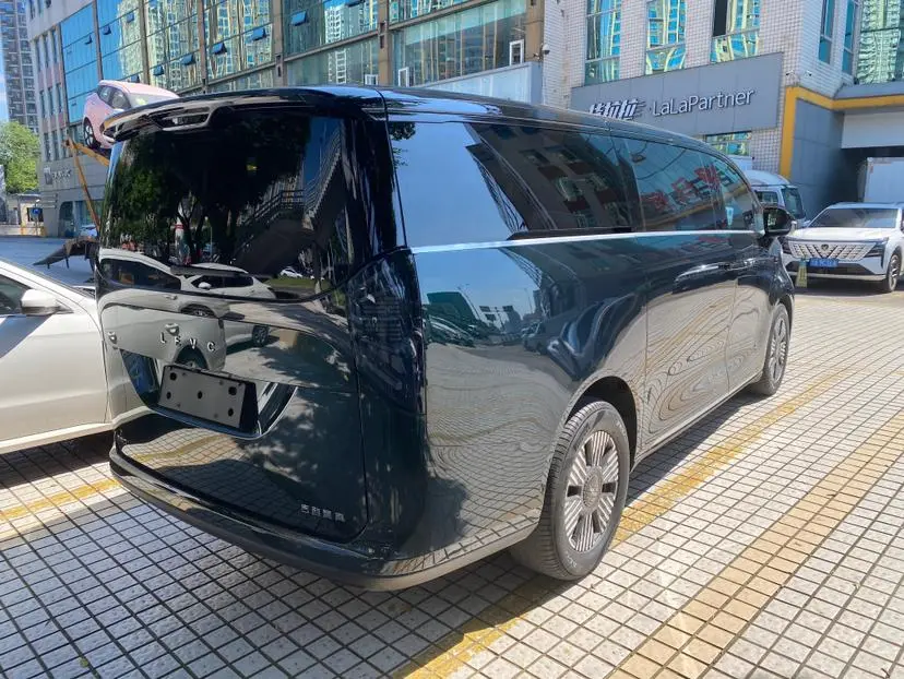 Geely Galaxy Wing true L380 140kWh 6-seater four-wheel drive Ultra