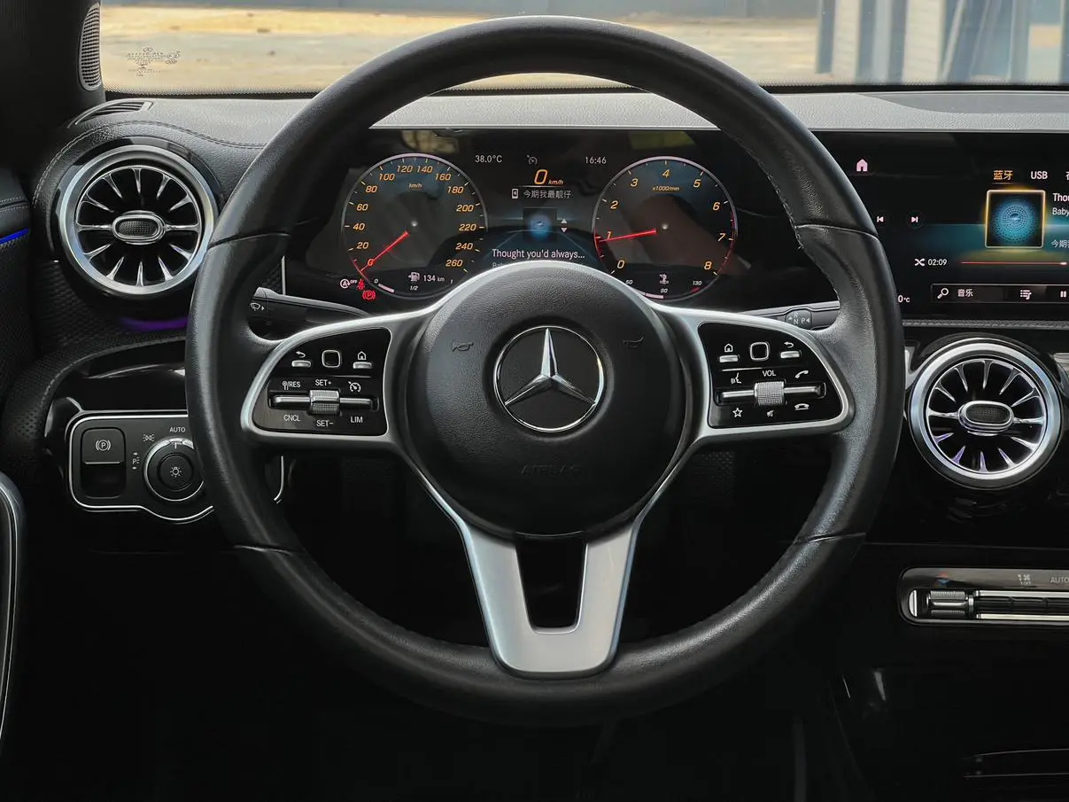 Mercedes-Benz Mercedes-Benz A-class Facelift A 200 L