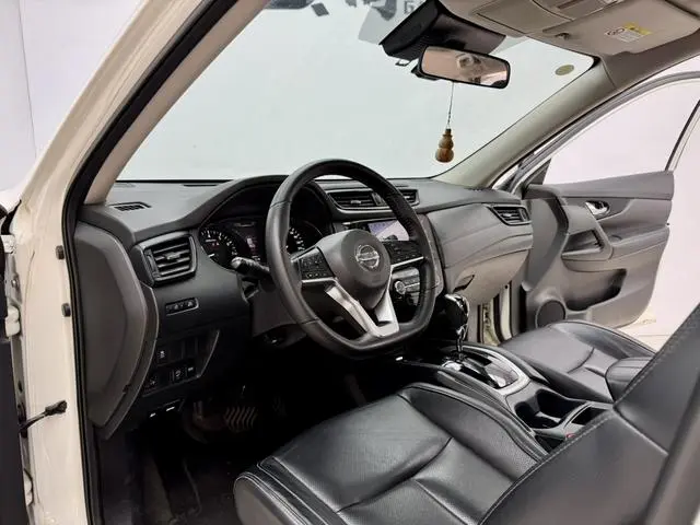 Nissan Qijun 2.0 L XL ITS CVT 2WD Comfort Commemorative Edition