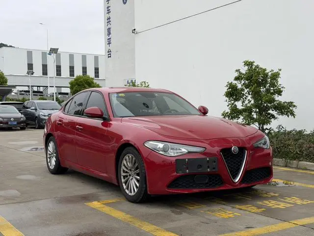 Alfa Romeo Giulia 2.0T 200HP Elite Edition