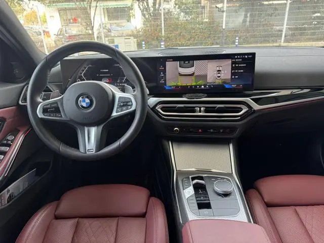 BMW BMW 3 Series 325i M Sports Yao Ye Suit