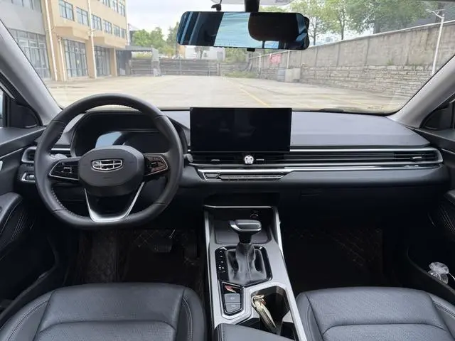 Geely Emgrand 4th generation Champion Edition 1.5L CVT Luxury