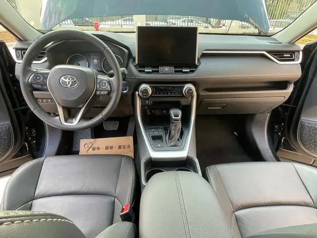 TOYOTA Wilanda Dual engine 2.5L two-wheel drive deluxe edition