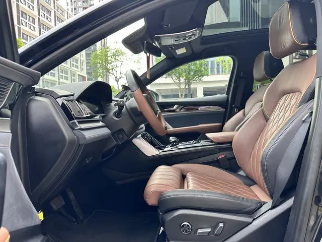 BYD Tang DM DM 2.0T four-wheel drive high-performance version of the Genesis flagship