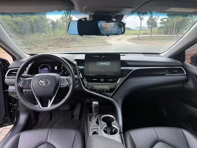 TOYOTA Camry 2.5G Deluxe Edition