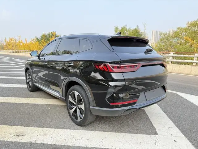 BYD Song PLUS DM DM-i 100KM four-wheel drive flagship PLUS