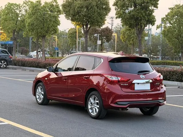 Nissan TIIDA 1.6L CVT Zhizun Edition