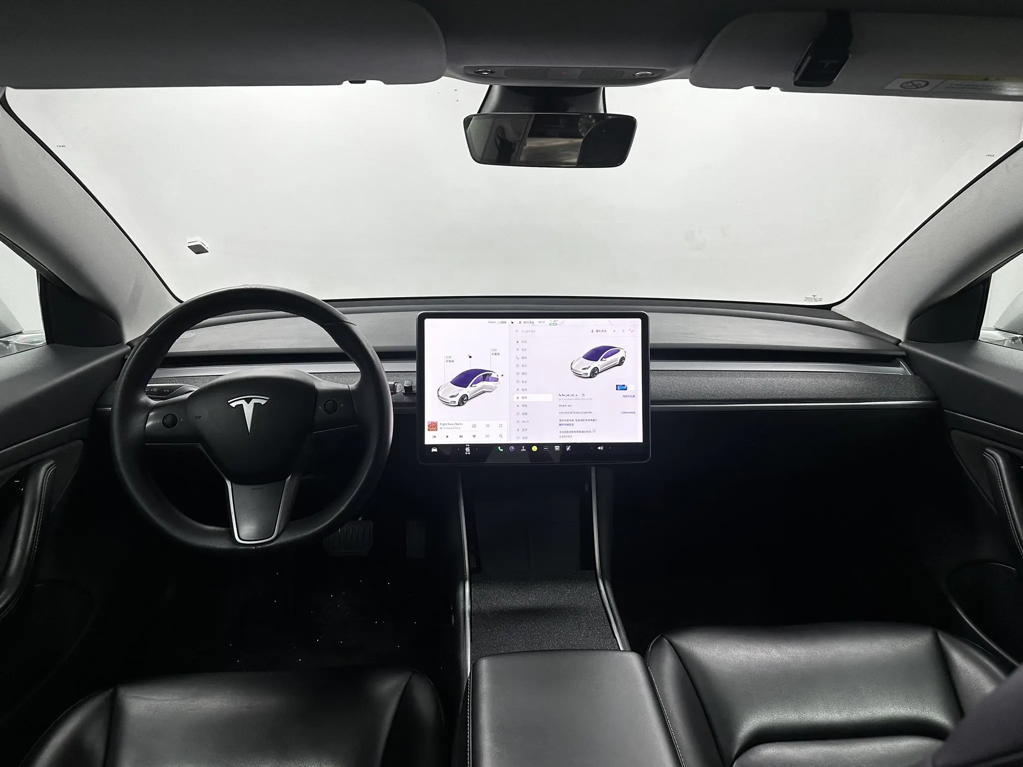 Tesla Model 3 Upgraded version of standard battery life rear drive
