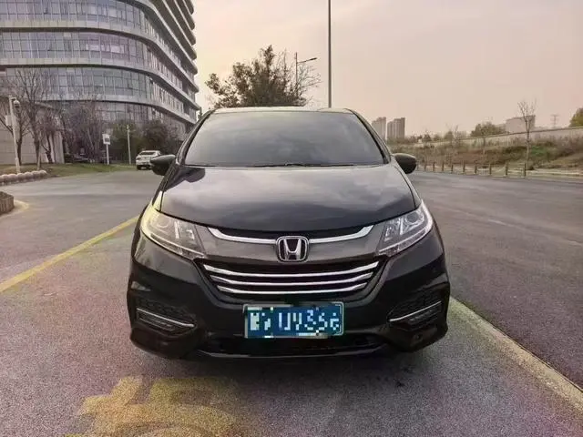 Honda Odyssey 2.4L Deluxe Edition