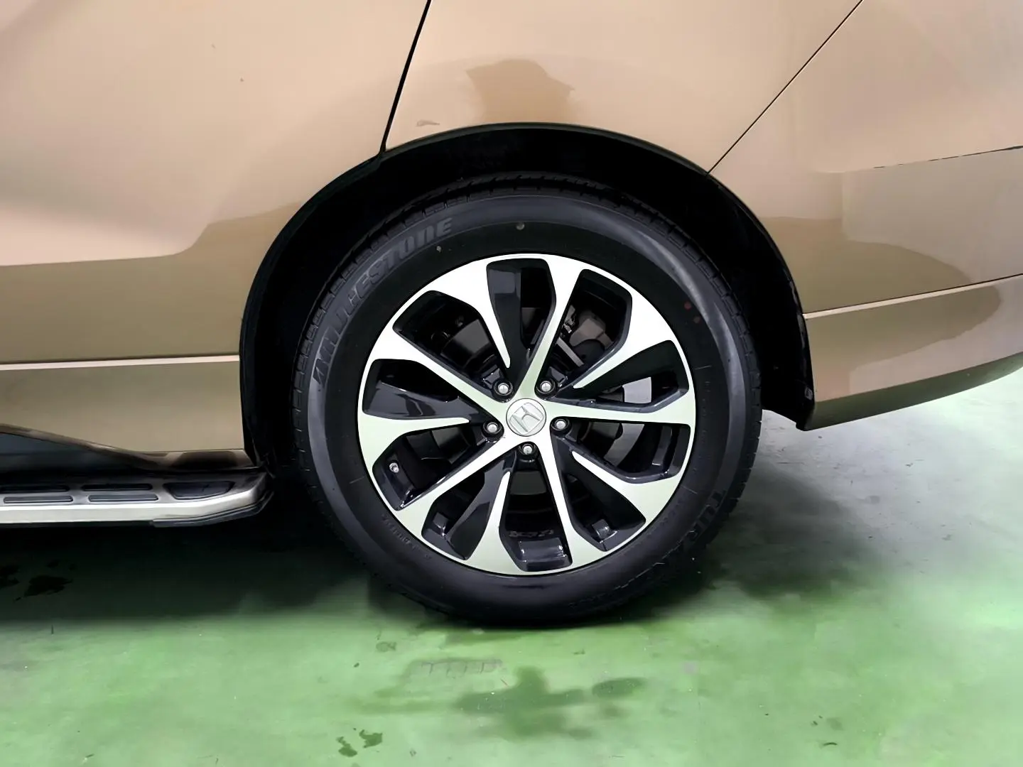 Honda Crown Road 240TURBO two-wheel drive Comfort edition