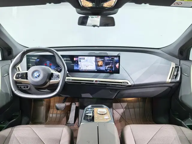 BMW BMW iX xDrive40