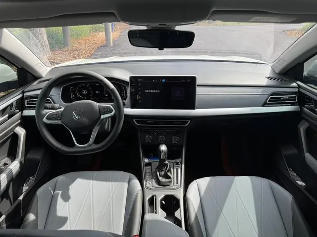 Volkswagen Lavida 1.5L automatic five million version