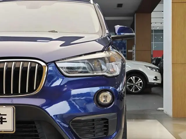 BMW BMW X1 sDrive20Li leading type
