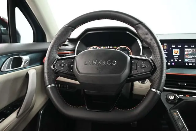 LYNK & CO Lynk 06 1.5T Yao Halo