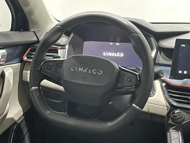 LYNK & CO Lynk 06 1.5T Yao Halo