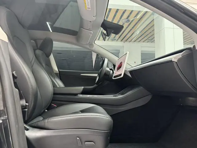 Tesla Model Y Rear-wheel drive version