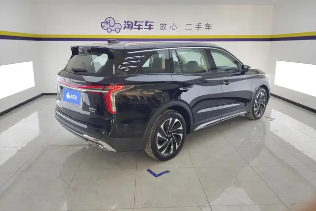 Hongqi Hongqi HS7 PHEV 2.0T four-wheel drive Qichang version 6 seats