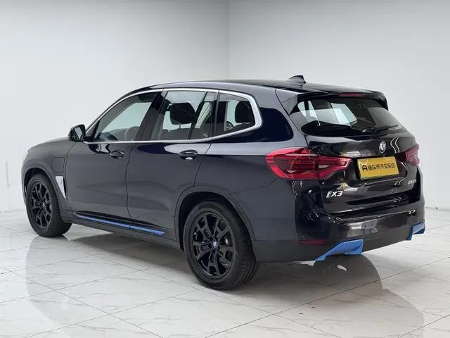 BMW BMW iX3 Leading type