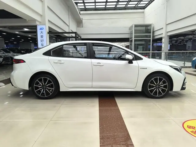 TOYOTA Lei Ling Dual engine 1.8L sports version