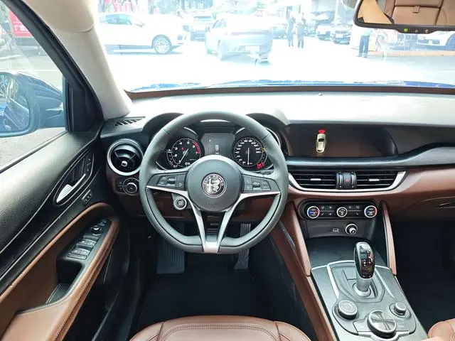 Alfa Romeo Stelvio 2.0T 200HP Elite Edition