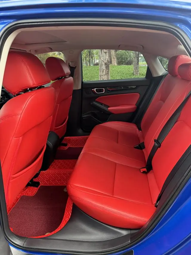 Honda Civic 240TURBO CVT Momentum Edition
