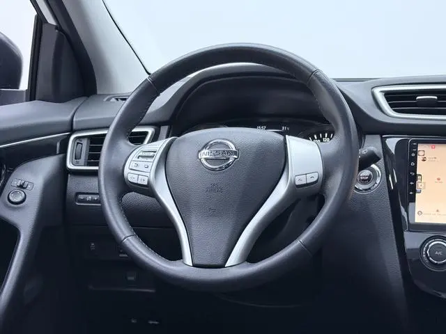 Nissan Qashqai 2.0L CVT Deluxe Edition Country V