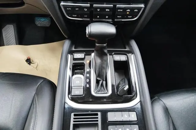 GAC Trumpchi GS8 320T two-wheel drive luxury Zhilian Edition 7 seats